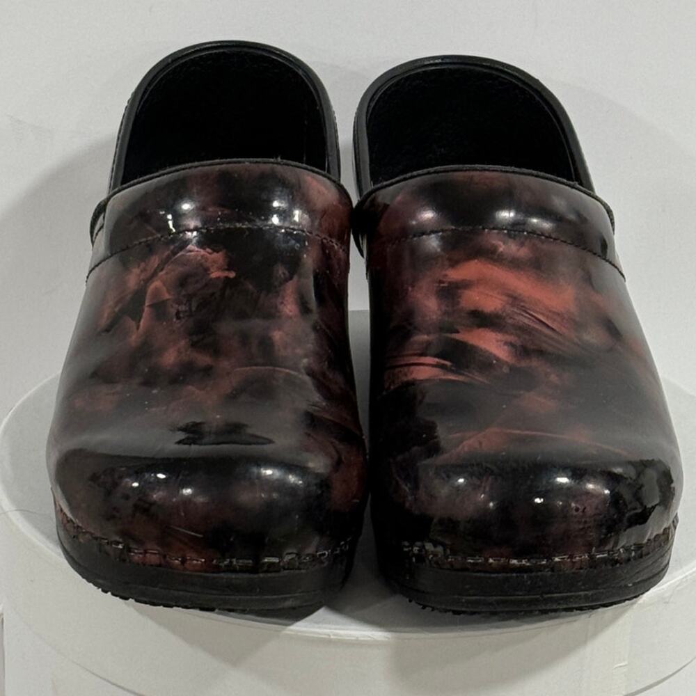 Women’s Marbled Black and Brown Slip-On Clogs